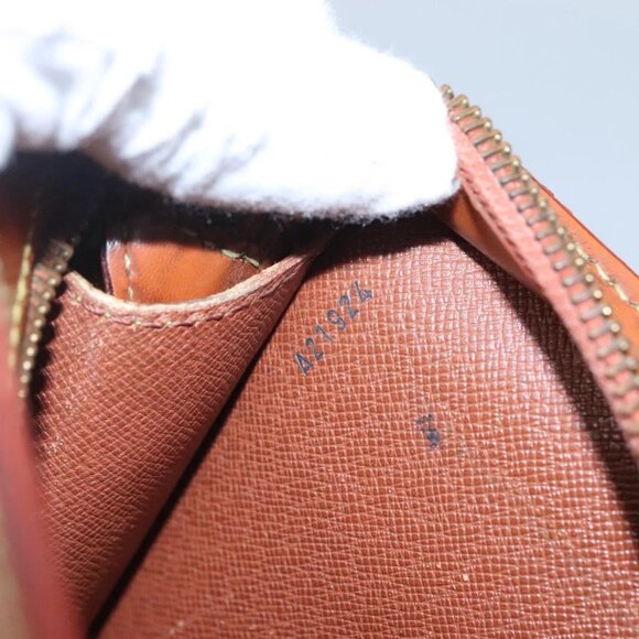 LOUIS VUITTON Epi Pochette Homme Clutch Bag Zipangu Gold M52528 LV Auth 116908 - Picture 10 of 16